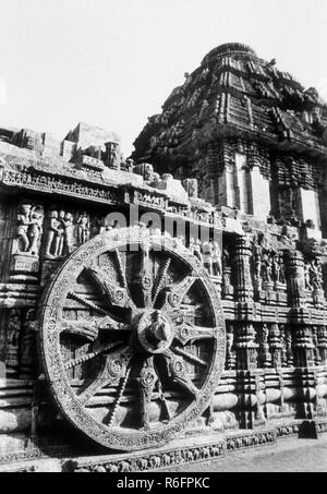 Temple du Soleil de Konark, roue de char, Orissa, Odisha, Inde, ancienne image vintage 1900s Banque D'Images