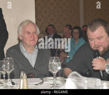 5 fois nominé aux Oscars John Boorman cinéaste irlandais présente avec le Paddy Slattery John Boorman Le prix hommage à la 9e remise des Prix du Cinéma Underground. Paul Ward (des prix) présente John Boorman avec a récemment produit une version Blu-ray de Exorcist II qui Boorman Réalisé avec : John Boorman, Paddy Slattery Où : Dublin, Irlande Date : 03 Nov 2018 : Crédit Photos/WENN.com Brightspark Banque D'Images