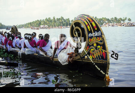 Course de bateaux aux participantes, Festivals, Nehru Boat Race, Snake Boat Race, Allappuzha, Kerala, Inde Banque D'Images