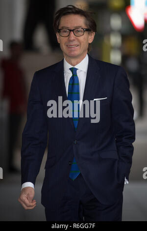 Peter Wittig, Ambassadeur d'Allemagne au Royaume-Uni depuis juillet 2018, arrive à la BBC pour l'Andrew Marr Show, London, UK : Avec l'Ambassadeur allemand Peter Wittig au Royaume-Uni où : London, Royaume-Uni Quand : 04 Nov 2018 Credit : Wheatley/WENN Banque D'Images