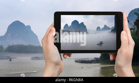 Photographies touristiques voile de brume sur la rivière en Chine Banque D'Images