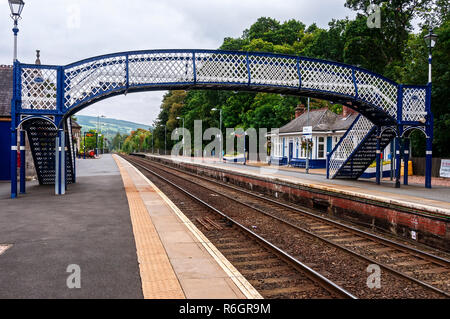 La remarquable une compagnie de chemin de fer traditionnel style Highland station d'importants édifices stylistiquement à Pitlochry Banque D'Images