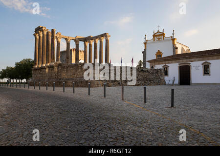 Templo romano datant du 2e siècle AD, Evora (Alentejo, Portugal, Europe Banque D'Images