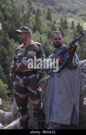 Sur le tournage d'un film de guerre de Bollywood dans Chitkul, Kinnaur, Himachal Pradesh, Inde, doublant ainsi que le Cachemire. Banque D'Images