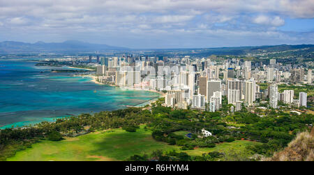 Vue sur Waikiki et entoure de Diamond Head Lookout, New York Banque D'Images