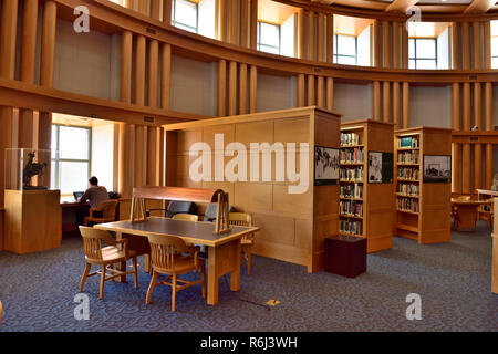 À l'intérieur de l'histoire de l'Ouest Portes salle de lecture de bibliothèque publique de Denver Downtown Denver, Colorado, USA Banque D'Images