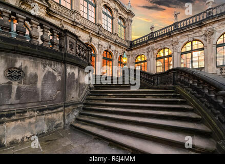 Dresde, Allemagne - le 13 novembre 2016 dans l'escalier : Dresdner Zwinger, reconstruite après la seconde guerre mondiale, le palais est aujourd'hui le monument le plus visité je Banque D'Images