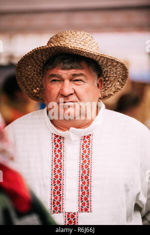 Minsk, Belarus - 23 juin 2018 : Portrait de l'homme dans les gens traditionnel costume national russe Banque D'Images