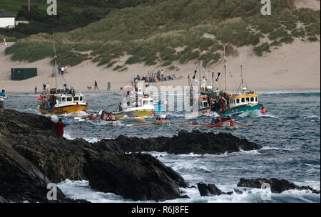 Course d'aviron de Gig, Atkinson, Trophée de l'estuaire Gannel à Newquay Harbor.UK. Banque D'Images