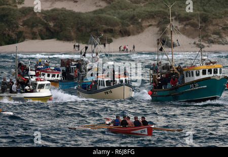 Course d'aviron de Gig, Atkinson, Trophée de l'estuaire Gannel à Newquay Harbor.UK. Banque D'Images