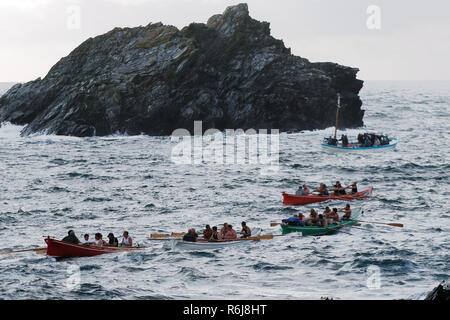 Course d'aviron de Gig, Atkinson, Trophée de l'estuaire Gannel à Newquay Harbor.UK. Banque D'Images