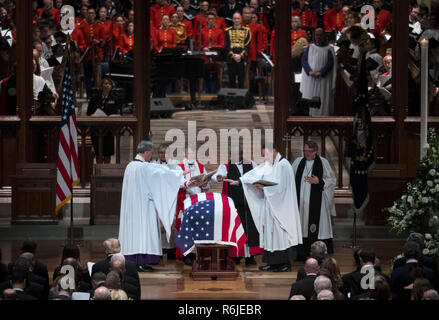 Washington, District de Columbia, Etats-Unis. 5 déc, 2018. L'ancien président George Herbert Walker Bush memorial cérémonie à la cathédrale nationale de Washington, mercredi, 5 décembre 2018. Credit : ZUMA Press, Inc./Alamy Live News Banque D'Images