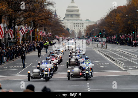 Au Maryland, aux États-Unis. 5 déc, 2018. Le 5 décembre 2018, Washington, États-Unis - procession funéraire pour le président George H. W. Bush le long de Pennsylvania Avenue NW. Credit : ZUMA Press, Inc./Alamy Live News Banque D'Images