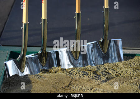 Seattle, Washington, USA. 5 déc, 2018. Pelles pour les événement révolutionnaire pour le nouveau Seattle Center Arena de Seattle, WA. Seattle a obtenu la 32e équipe de la LNH et la ligue commence à jouer lors de la saison 2020-2021. Crédit : Jeff Halstead/ZUMA/Alamy Fil Live News Banque D'Images