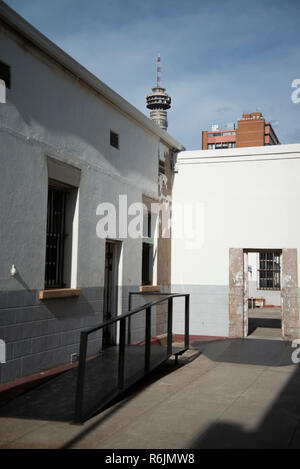 Johannesburg, Afrique du Sud, 5 décembre 2018. L'entrée de la cellule à l'ancien fort, sur Constitution Hill, où l'ancien Président sud-africain Nelson Mandela a été une fois retenu prisonnier. À ce jour, 5 décembre, 2013, Nelson Rolihlahla Mandela est mort. Eva-Lotta Jansson/Alamy Live News Banque D'Images