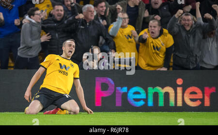 Wolverhampton, Royaume-Uni. 5 déc, 2018. Diogo de loups Jota célèbre son but lors de la Premier League match entre Wolverhampton Wanderers et Chelsea à Molineux, Wolverhampton, Angleterre le 5 décembre 2018. Photo par Andy Rowland. Crédit : Andrew Rowland/Alamy Live News Banque D'Images