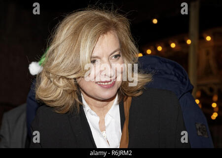 Paris, France. 5 déc, 2018. Valérie Trierweiler - lancement de la campagne 2018 des Pères Noël Verts le Secours Populaire Français au Musée des Arts Forains le 5 décembre 2018 à Paris, France. Credit : Bernard Menigault/Alamy Live News Banque D'Images