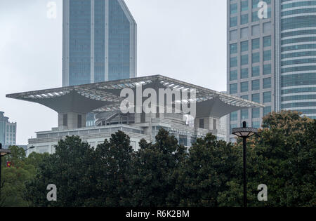 Shanghai Grand Theatre building exterior Banque D'Images