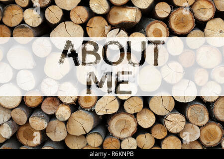 Texte d'annonce conceptuel montrant l'inspiration légende à propos de moi Business concept pour la conscience de soi l'identité personnelle écrite sur fond de vieilles briques with copy space Banque D'Images