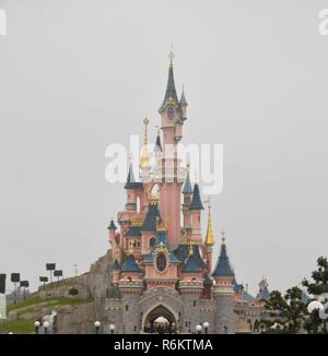 Château de Disney à Disneyland Paris, France Banque D'Images