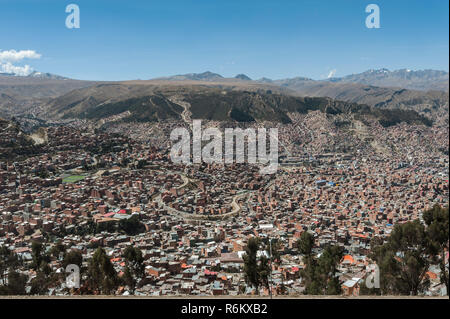 Vue panoramique vue aérienne de La Paz à partir de mi téléphérique Teleferico transit system - Bolivie Banque D'Images