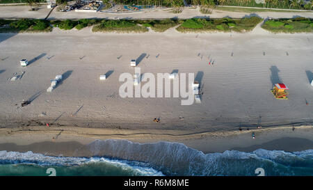 Vue aérienne de South Beach, Miami Beach au petit matin Banque D'Images