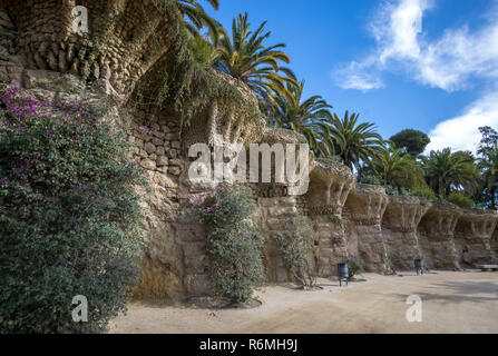 Parc Guell colonnes et viaducs Banque D'Images