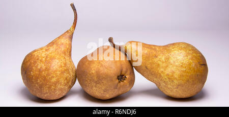 Poire juteuse golden Kaiser, snack Banque D'Images