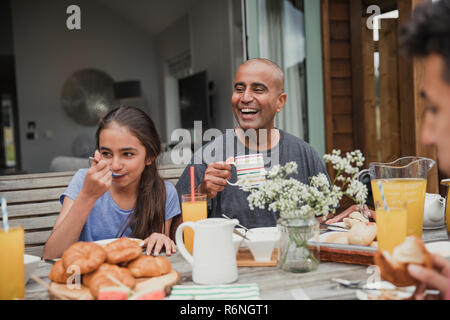 Le café du matin à l'extérieur Banque D'Images