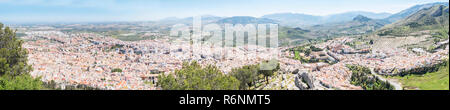 Vue panoramique de la ville de Jaen Santa Catalina Cross view point, Espagne Banque D'Images