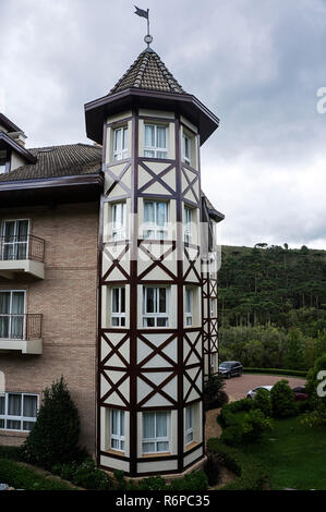 Colonial suisse architecture tour bâtiment en bois classique windows Banque D'Images