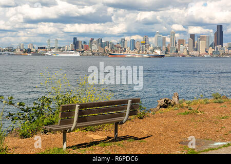 Seattle City Skyline View from Alki Beach Banque D'Images