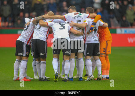 1er décembre 2018, Bramall Lane, Sheffield, Angleterre ; Sky Bet Championship, Sheffield United v Leeds United ; Sheffield Utd huddle avant kick off Crédit : Craig Milner/News Images images Ligue de football anglais sont soumis à licence DataCo Banque D'Images