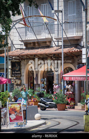 Soller, Majorque, Espagne - 20 juillet 2013 : vue sur les rues de Port de Soller Banque D'Images