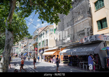 Soller, Majorque, Espagne - 20 juillet 2013 : vue sur les rues de Port de Soller Banque D'Images