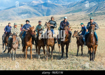 Kokpar traditionnels ou buzkashi dans la périphérie de Gabagly parc national, Shymkent, Kazakhstan, Région du Sud, l'Asie centrale, pour un usage éditorial uniquement Banque D'Images