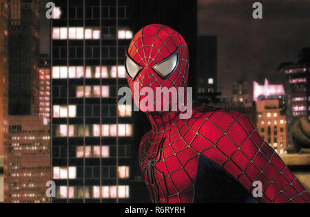 Titre original : SPIDER-MAN 2. Titre en anglais : SPIDER-MAN 2. Année : 2004. Réalisateur : Sam Raimi. Stars : Tobey Maguire. Credit : COLUMBIA PICTURES/Marvel Entertainment / Album Banque D'Images