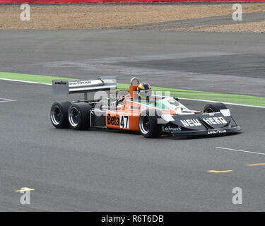 James Hanson, mars 2-4-0, Silverstone Classic en 2014, en 2014, les voitures de course classique, F1, FIA, Ford, Formule 1, Grand Prix automobile, Formule 1 historiques, Histo Banque D'Images