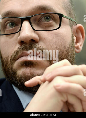 Foto Fabio Cimaglia / LaPresse 06-12-2018 Roma Politica Camera dei Deputati. Conferenza stampa della Lega Nella foto Lorenzo Fontana Photo Fabio Cimaglia / LaPresse 06-12-2018 Roma (Italie) Politique Chambre des députés. Conférence de presse de jambe dans le pic Lorenzo Fontana Banque D'Images