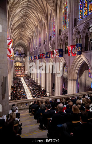 Washington DC, USA. 5 Décembre, 2018. Vue de la cathédrale pendant l'État service funèbre pour l'ancien président George H. W. Bush le 5 décembre 2018, à Washington, DC. Bush, le 41e président, est décédé à son domicile de Houston à l'âge de 94 ans. Credit : Planetpix/Alamy Live News Banque D'Images