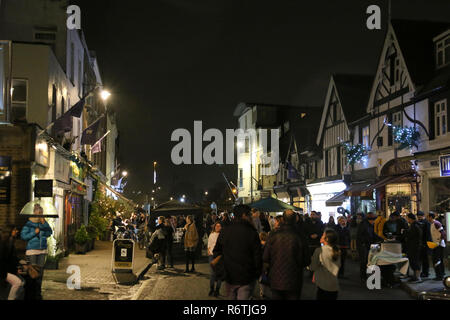 Hampton Court 'Winter Wander' Foire de Noël. 6 décembre 2018. Bridge Road, East Molesey, Surrey, Angleterre, Royaume-Uni. Célébration de Noël avec des lumières, des rennes live, les stalles, la nourriture, les divertissements et les tombolas. Crédit : Ian bouteille/Alamy Live News Banque D'Images