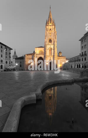 Cathédrale d'Oviedo, Asturias, Espagne Banque D'Images