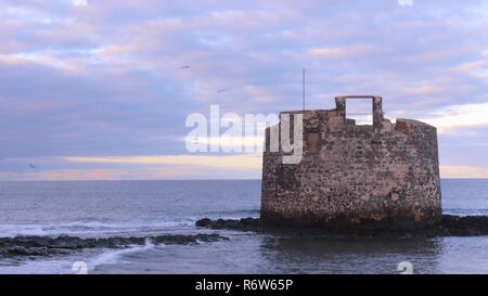 Castillo en el mar château sur la mer. Banque D'Images