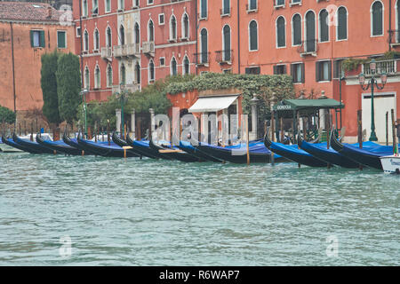 Acqua Alta - Inondations de Venise. Venise, la capitale de l'Italie du nord, région de la Vénétie, est construite sur plus de 100 petites îles. Banque D'Images