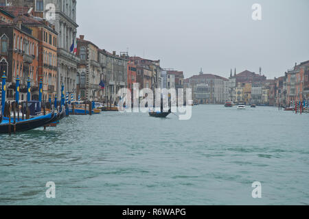 Acqua Alta - Inondations de Venise. Venise, la capitale de l'Italie du nord, région de la Vénétie, est construite sur plus de 100 petites îles. Banque D'Images