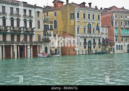 Acqua Alta - Inondations de Venise. Venise, la capitale de l'Italie du nord, région de la Vénétie, est construite sur plus de 100 petites îles. Banque D'Images