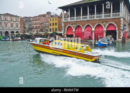 Acqua Alta - Inondations de Venise. Venise, la capitale de l'Italie du nord, région de la Vénétie, est construite sur plus de 100 petites îles. Banque D'Images