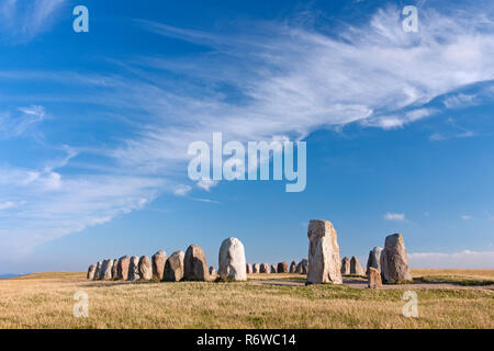 L'Âge du Fer nordique Ale's Stones / Ales stenar, monument mégalithique de Scania / Skåne représentant près de pierre, Kåseberga Suède, Scandinavie Banque D'Images