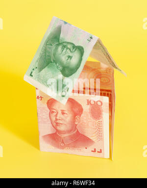Maison faite de Chinese yuan billets Banque D'Images