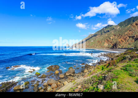 Tenerife,Canaries, Espagne - plage Benijo vu de Roque de las Bodegas Banque D'Images